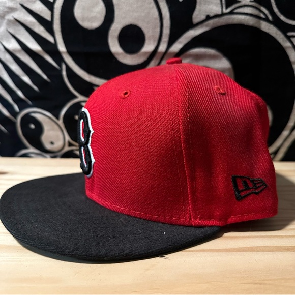 Boston Red Sox New Era MLB Official Classic Red 7 1/2 Fitted Hat - Picture 2 of 5